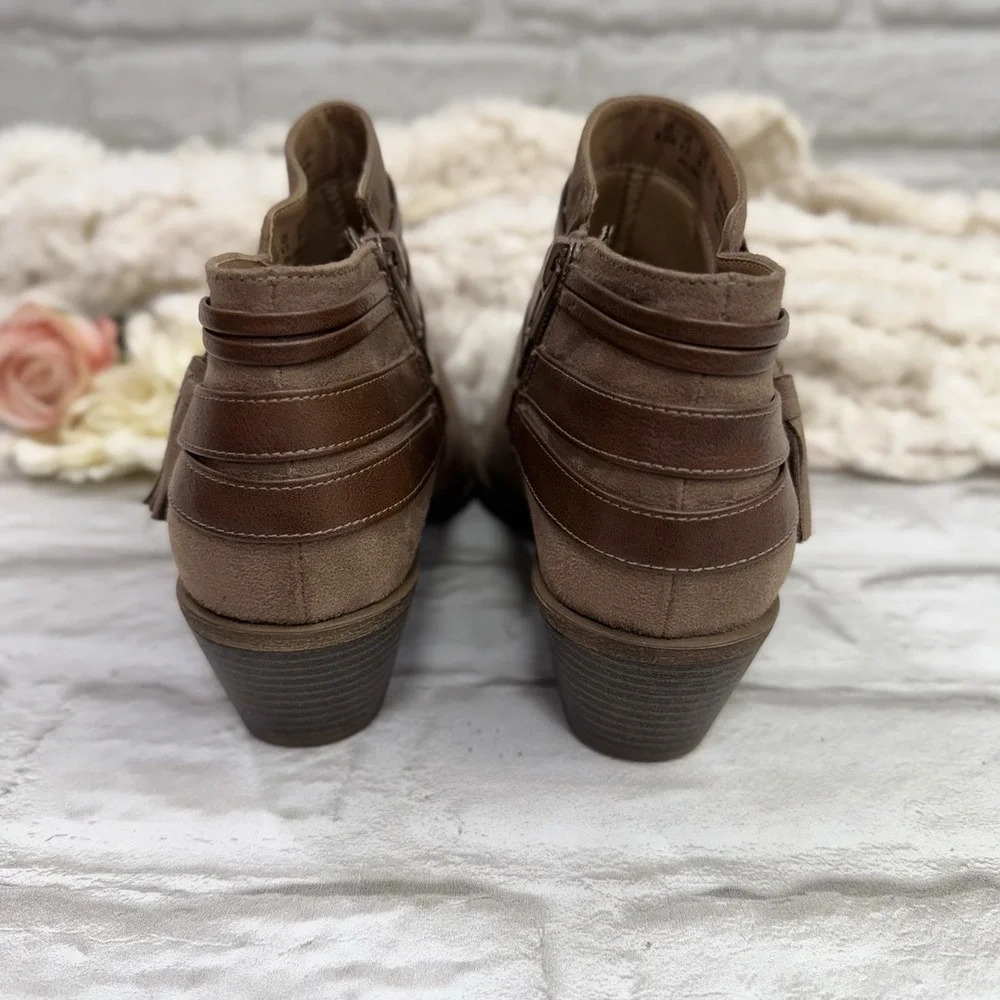LifeStride Paloma Tan Faux Suede Tassel Ankle Bootie Boots Women's Size 8.5M NEW